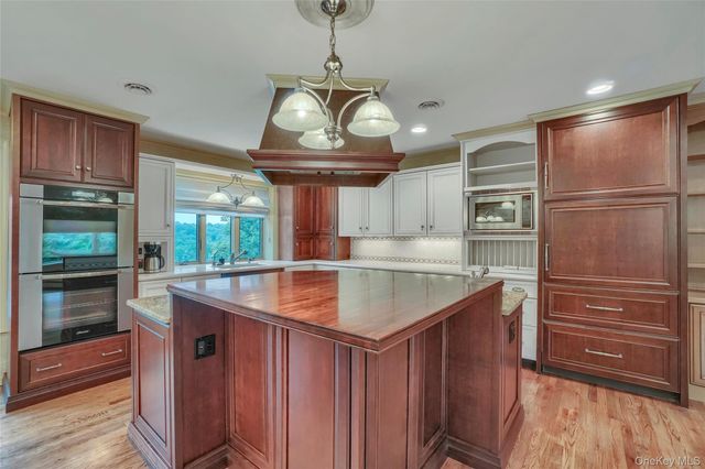 6 Emily Lane, Monroe, NY 10950