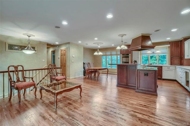 6 Emily Lane, Monroe, NY 10950