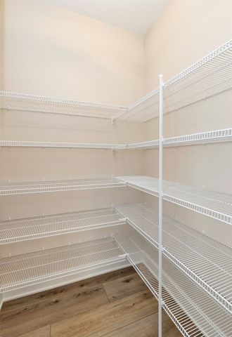 4726 Hillsdale Drive, Urbandale, IA 50322