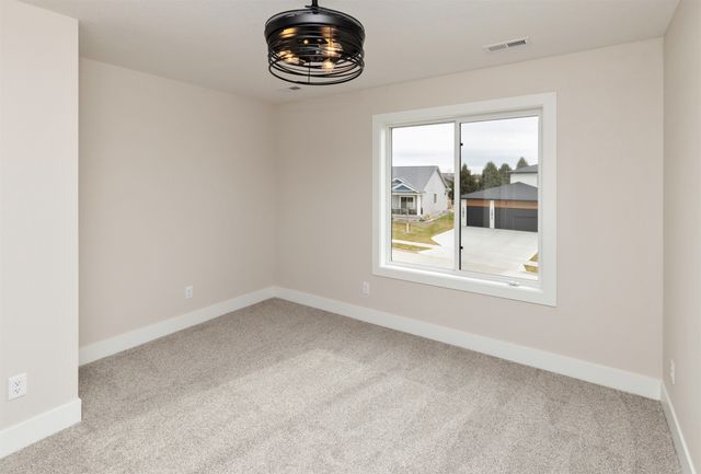 4726 Hillsdale Drive, Urbandale, IA 50322