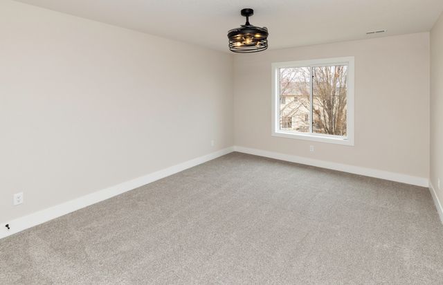 4726 Hillsdale Drive, Urbandale, IA 50322