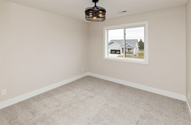 4726 Hillsdale Drive, Urbandale, IA 50322