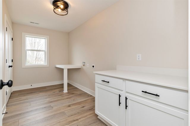 4726 Hillsdale Drive, Urbandale, IA 50322