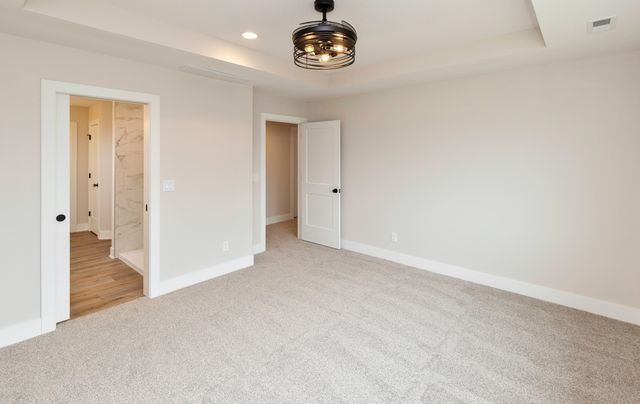 4726 Hillsdale Drive, Urbandale, IA 50322