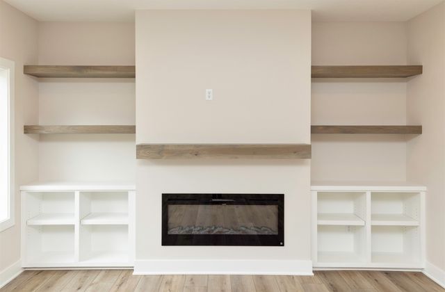 4726 Hillsdale Drive, Urbandale, IA 50322