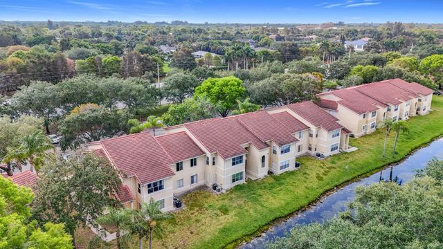 595 Vista Isles Drive 1926, Sunrise, FL 33325