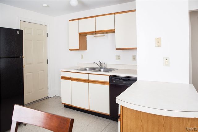 556 Clarendon Street 58, Syracuse, NY 13210