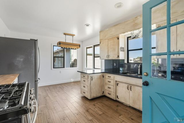 5111 Todd Rd, Sebastopol, CA 95472