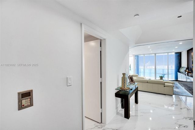 4000 Island Blvd 2301, Aventura, FL 33160