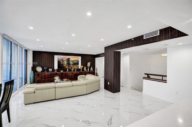 4000 Island Blvd 2301, Aventura, FL 33160