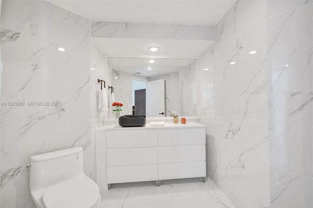 4000 Island Blvd 2301, Aventura, FL 33160