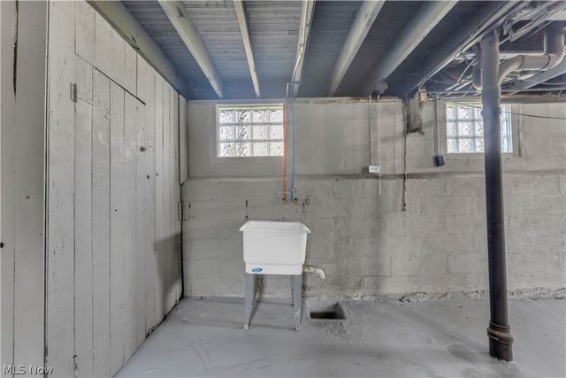 12905 Watterson Avenue, Cleveland, OH 44105