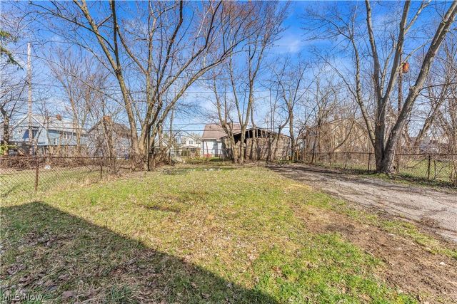 12905 Watterson Avenue, Cleveland, OH 44105