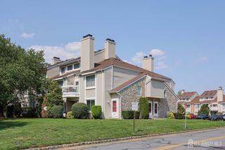 90 Farnham Square 290, Sayreville, NJ 08859