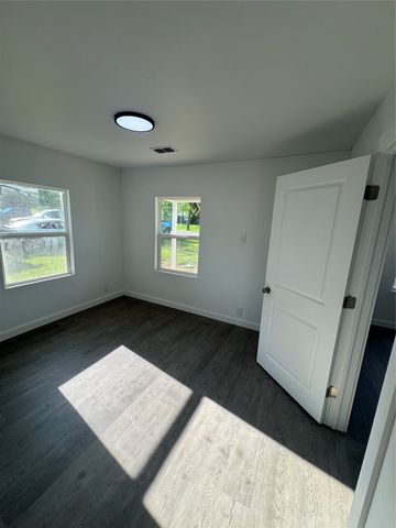 606 W Wolfe Street, Grand Saline, TX 75140