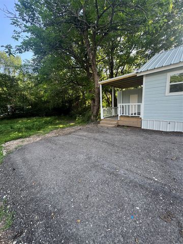606 W Wolfe Street, Grand Saline, TX 75140