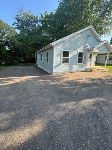 606 W Wolfe Street, Grand Saline, TX 75140