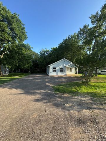 606 W Wolfe Street, Grand Saline, TX 75140