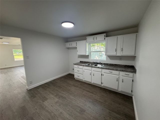 606 W Wolfe Street, Grand Saline, TX 75140