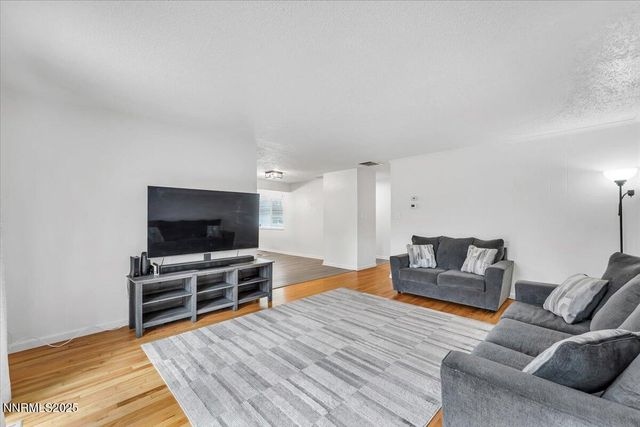 745 Akard Drive, Reno, NV 89503