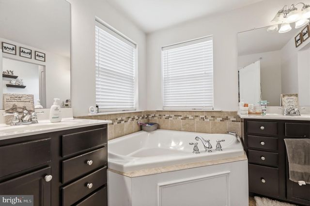 10 RICHARD RD, Bensalem, PA 19020