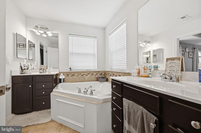 10 RICHARD RD, Bensalem, PA 19020