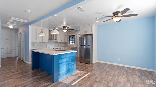 1700 Esther Drive, Bakersfield, CA 93308