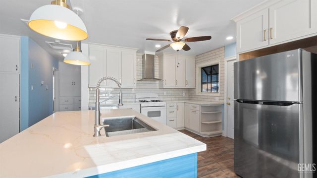 1700 Esther Drive, Bakersfield, CA 93308