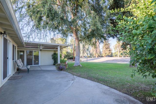 504 Cherry Hills Drive, Bakersfield, CA 93309