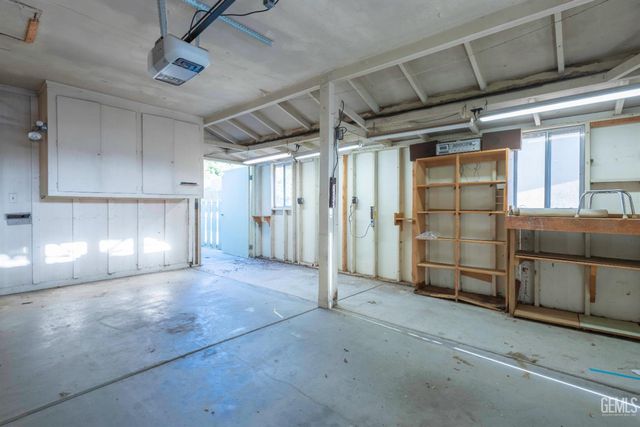 504 Cherry Hills Drive, Bakersfield, CA 93309