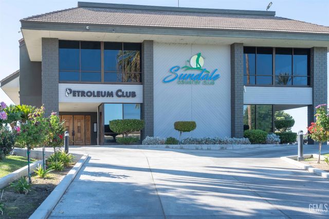 504 Cherry Hills Drive, Bakersfield, CA 93309