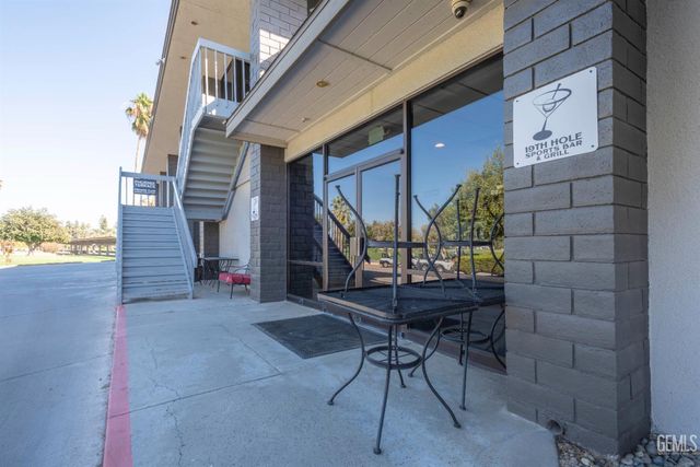 504 Cherry Hills Drive, Bakersfield, CA 93309