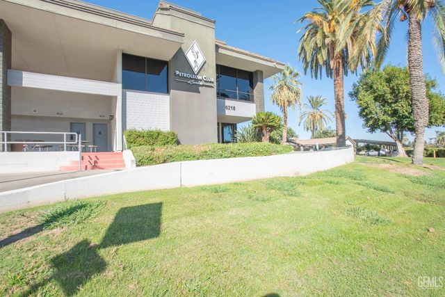 504 Cherry Hills Drive, Bakersfield, CA 93309