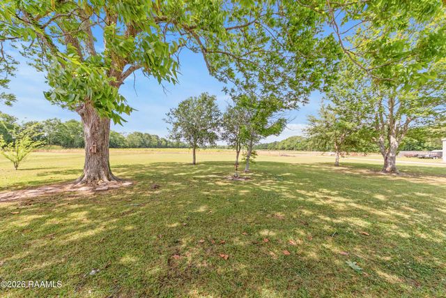 1554 Declouet Highway, Breaux Bridge, LA 70517