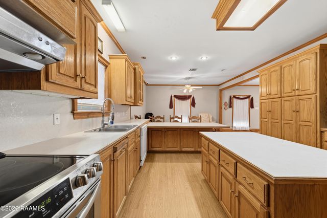 1554 Declouet Highway, Breaux Bridge, LA 70517