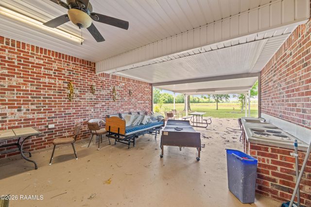 1554 Declouet Highway, Breaux Bridge, LA 70517