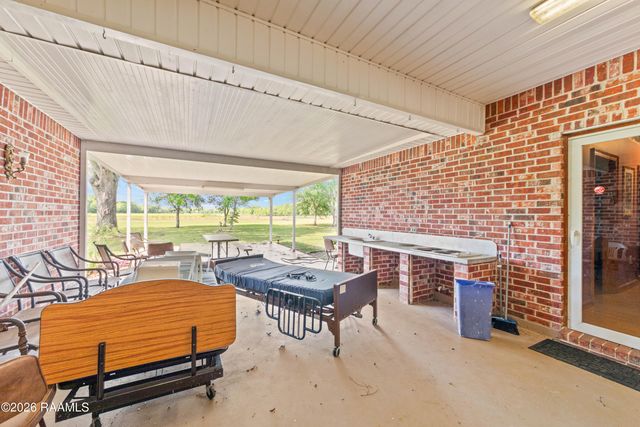 1554 Declouet Highway, Breaux Bridge, LA 70517