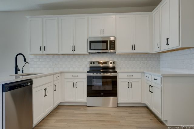 12845 Hills Plains Dr., Schertz, TX 78108