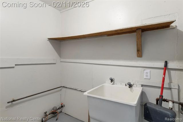 13525 Evergreen Road, Detroit, MI 48223