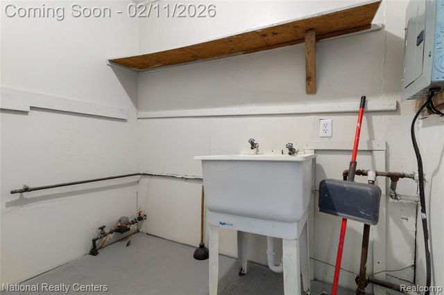 13525 Evergreen Road, Detroit, MI 48223