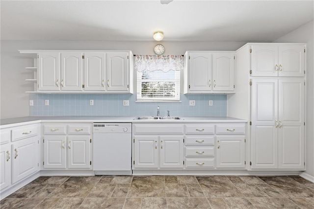 616 Twilight Drive, Raymore, MO 64012