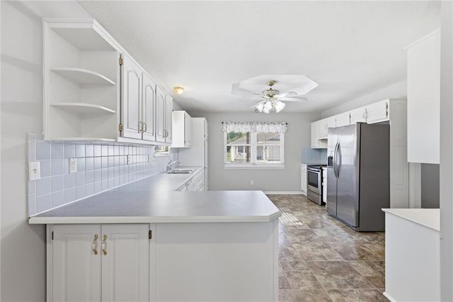 616 Twilight Drive, Raymore, MO 64012