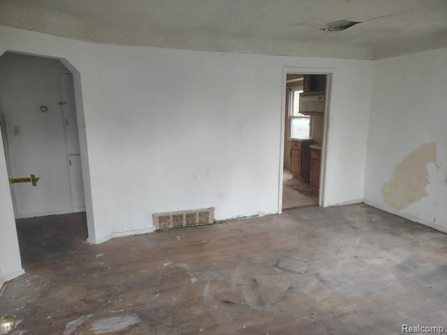 6299 Hunt Street, Romulus, MI 48174