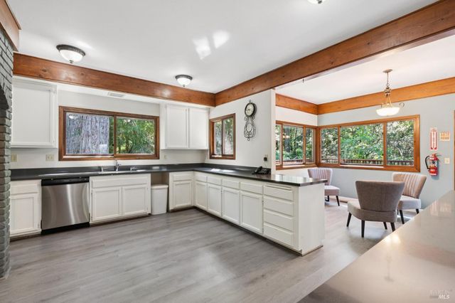 11910 Graton Rd, Sebastopol, CA 95472