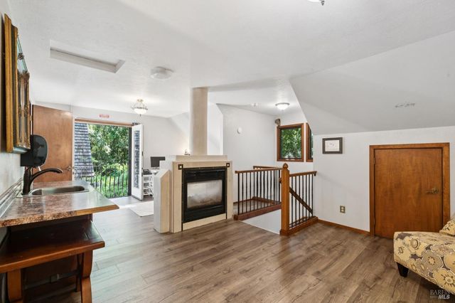 11910 Graton Rd, Sebastopol, CA 95472