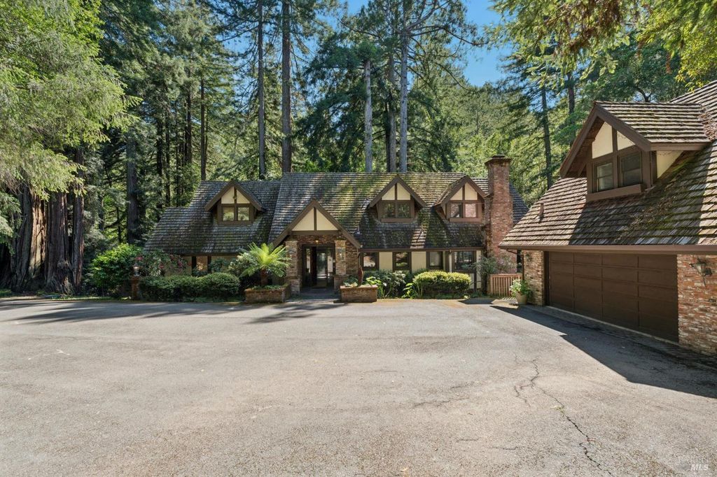 11910 Graton Rd, Sebastopol, CA 95472