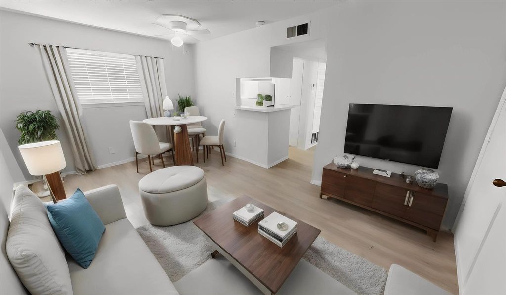 402 E 30th ST 304, Austin, TX 78705