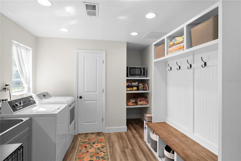 Image 17 of property listing at 3177 DAWLEY AVENUE, Orlando, FL 32806