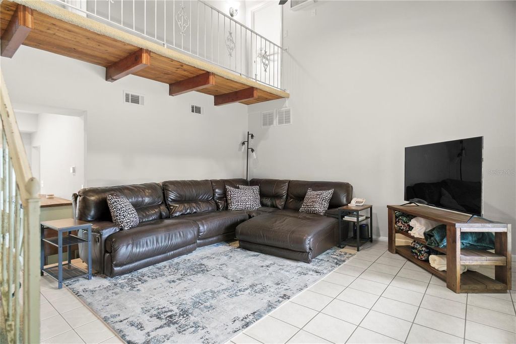 Image 7 of property listing at 3177 DAWLEY AVENUE, Orlando, FL 32806