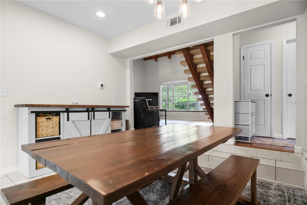 Image 8 of property listing at 3177 DAWLEY AVENUE, Orlando, FL 32806